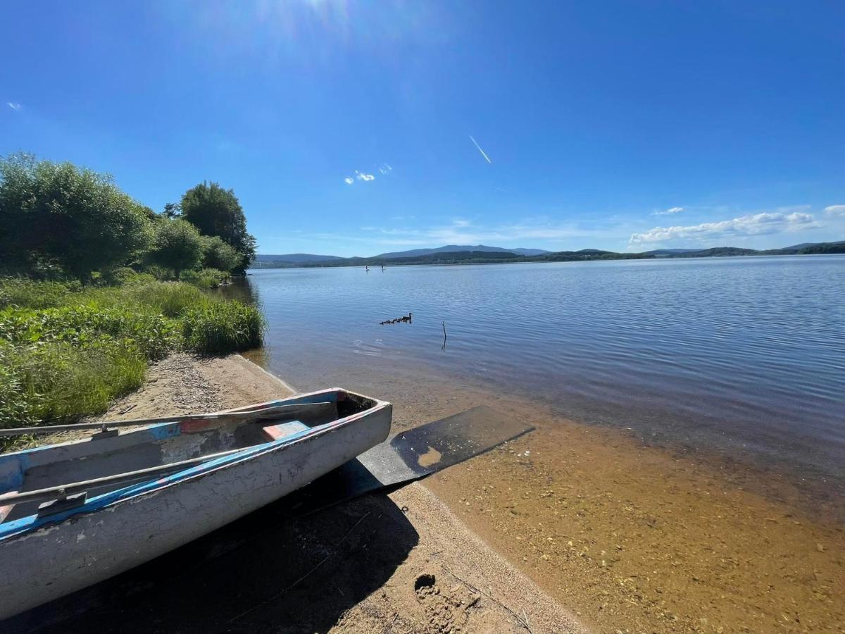 Hobiti Chatka Lipno Černá v Pošumaví المظهر الخارجي الصورة
