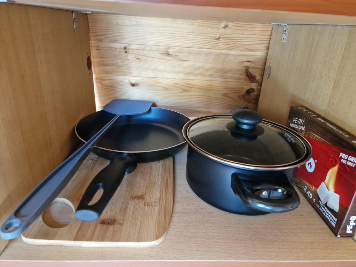 Hobiti Chatka Lipno Černá v Pošumaví المظهر الخارجي الصورة