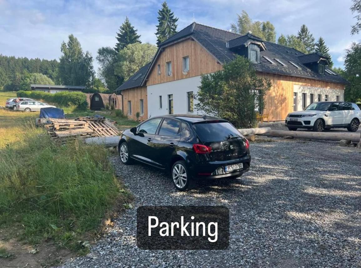 Hobiti Chatka Lipno Černá v Pošumaví المظهر الخارجي الصورة